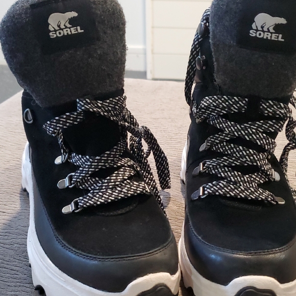 Sorel Shoes - Sorel Black and White Lace-Up Winter Boots